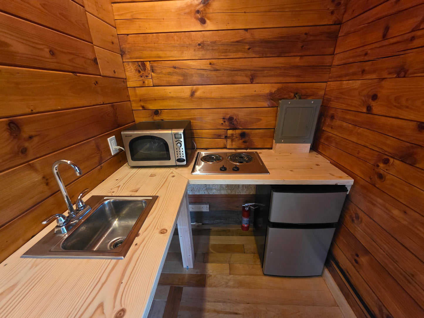 Canal Cabin 4